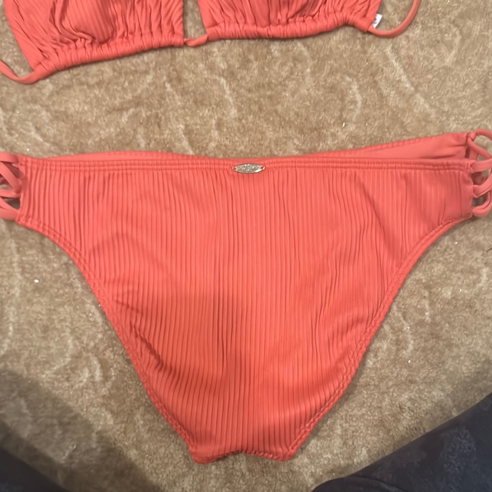 Coral Bikini Set - Picture 5 of 7